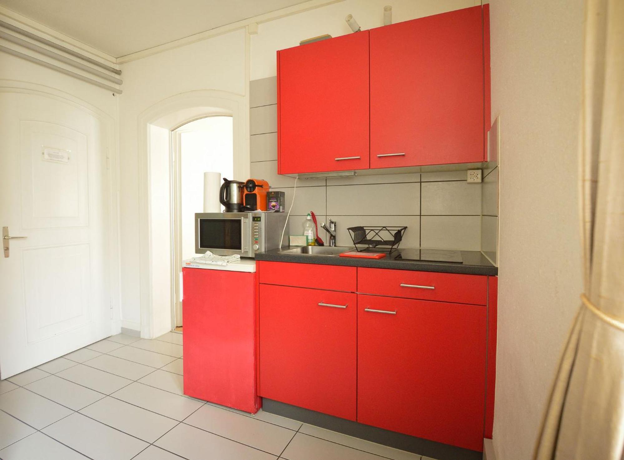 Garden Studio Apartment Zuerichberg Rom bilde
