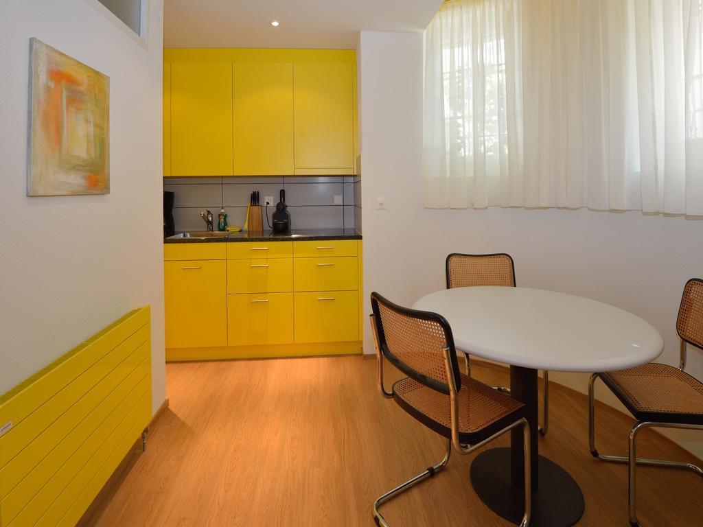 Garden Studio Apartment Zuerichberg Rom bilde