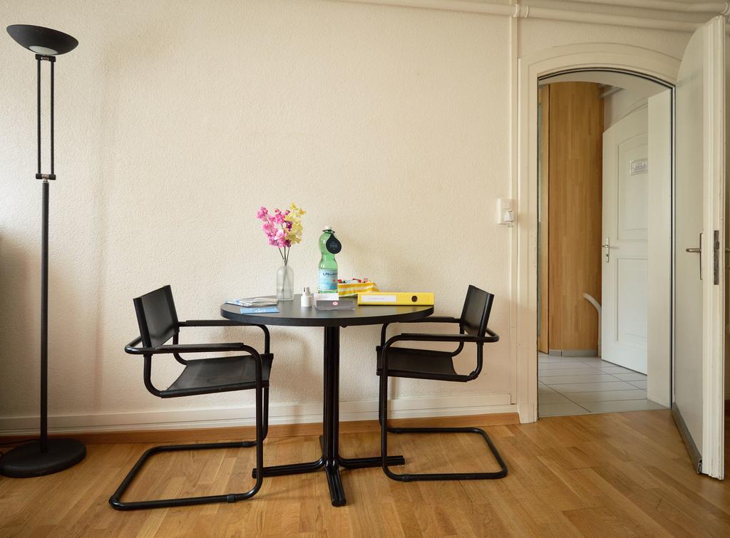 Garden Studio Apartment Zuerichberg Rom bilde
