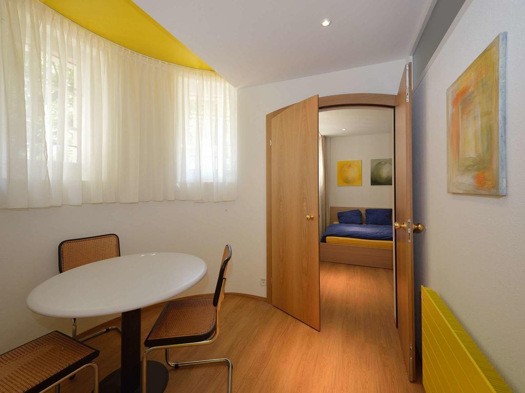 Garden Studio Apartment Zuerichberg Rom bilde